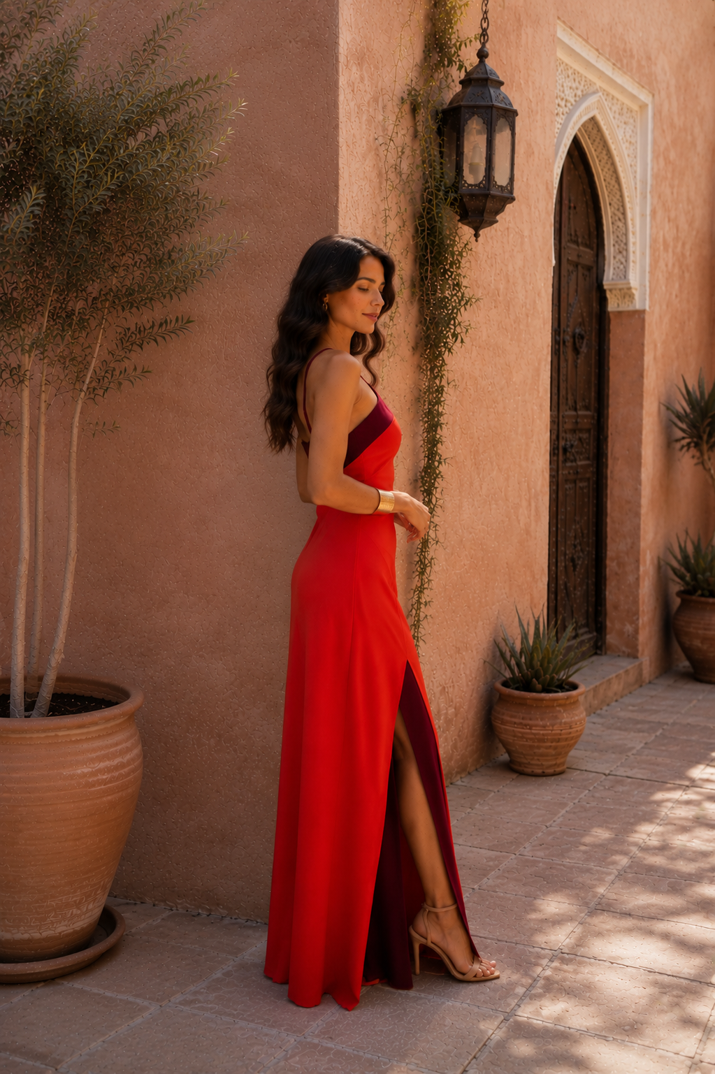 Vestido largo halter con abertura