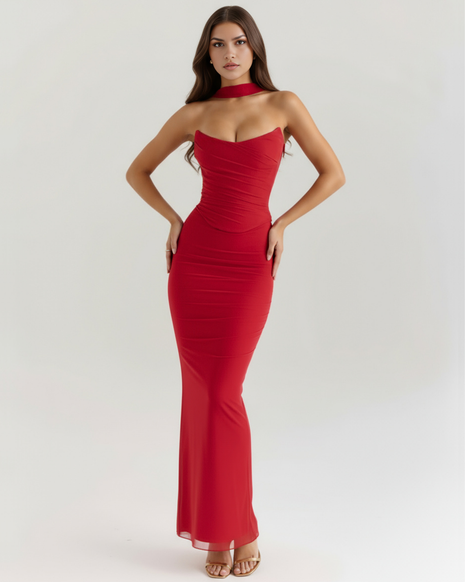 Vestido largo ajustado con choker