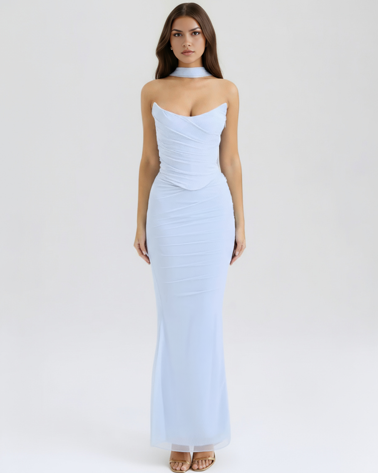 Vestido largo ajustado con choker