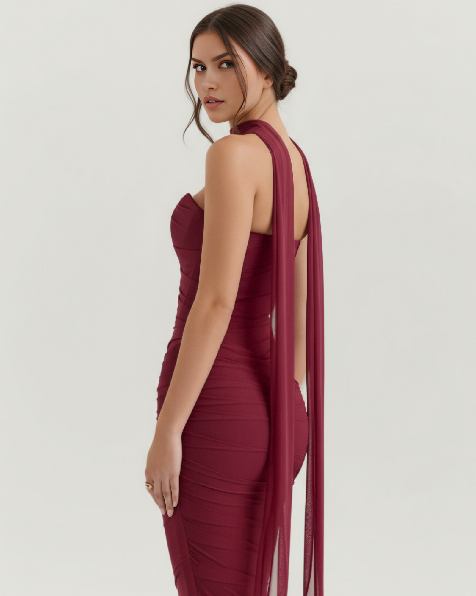 Vestido largo ajustado con choker