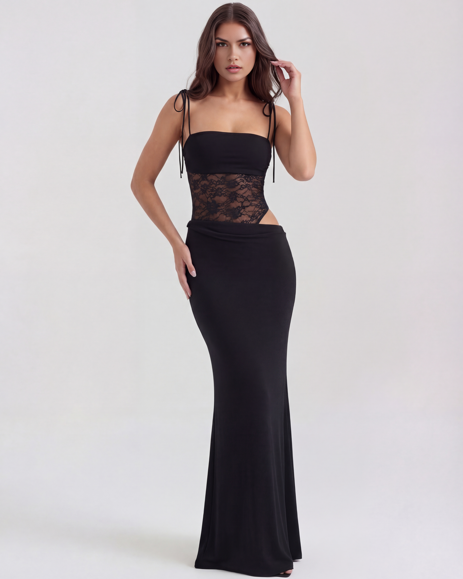 Vestido largo con encaje y tirantes finos