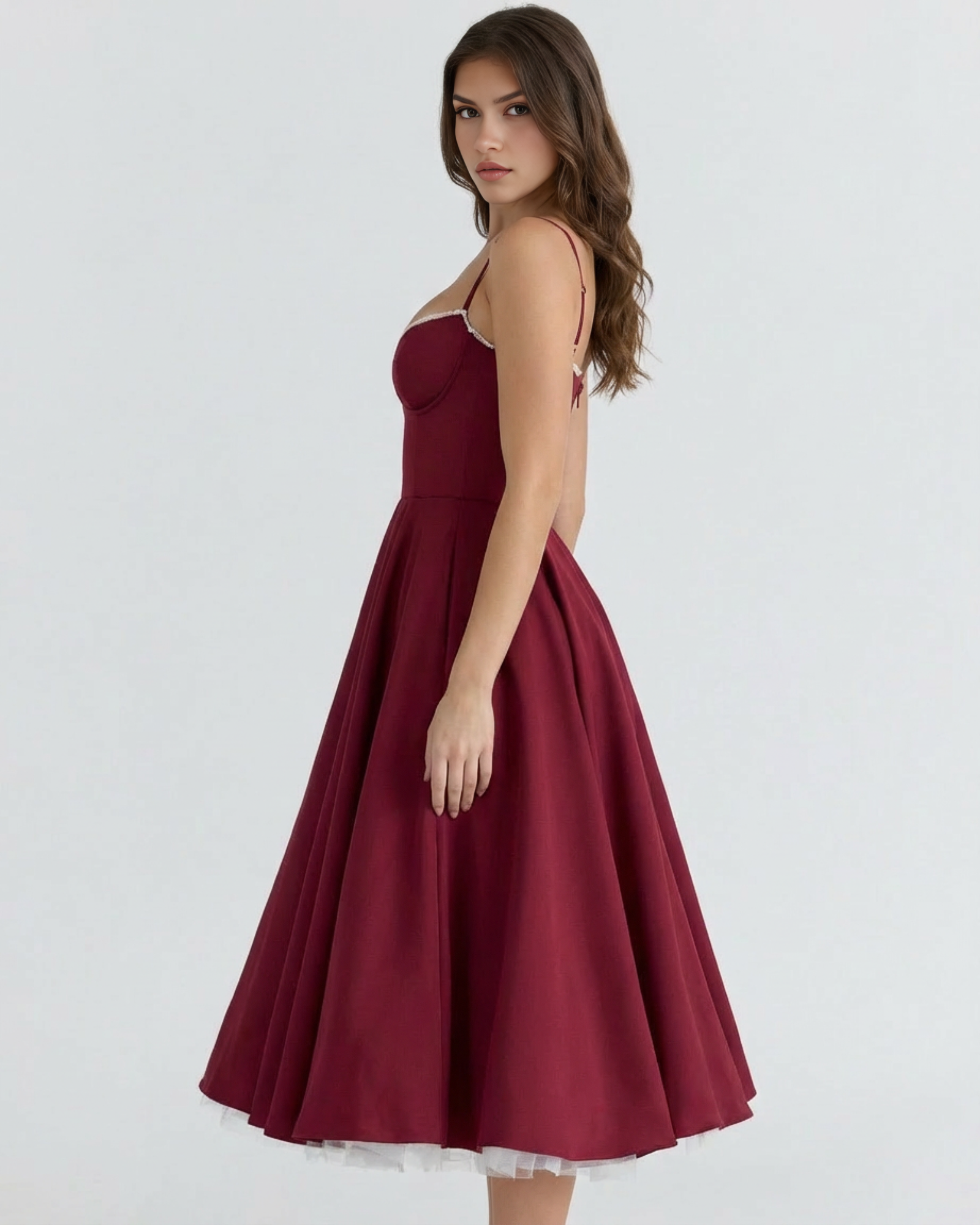 Vestido midi con corsé y falda amplia