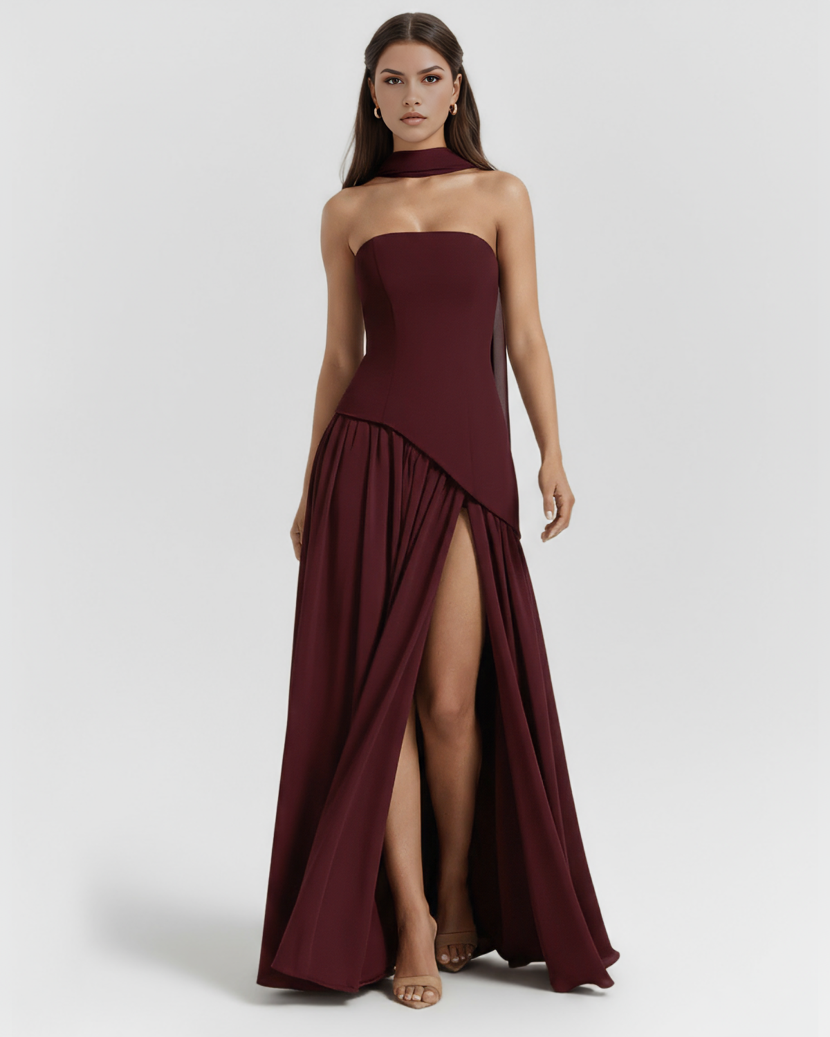 Vestido largo palabra de honor con abertura