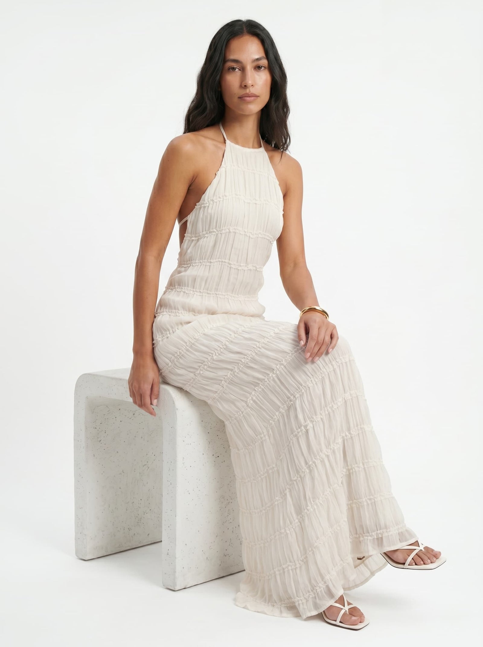 Vestido largo halter con textura plisada
