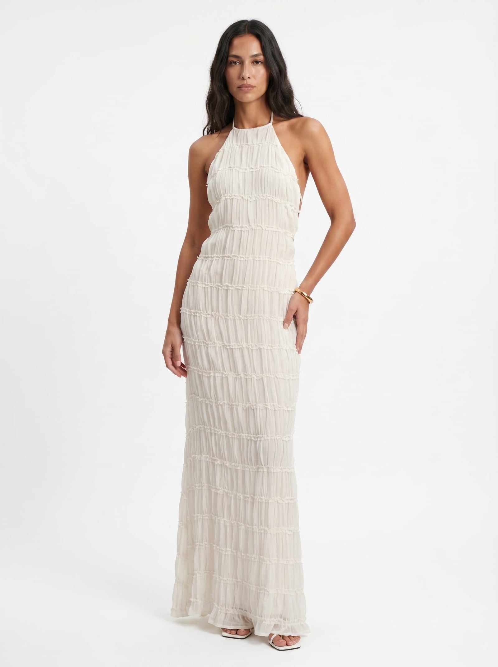 Vestido largo halter con textura plisada