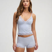 Conjunto lencero suave con encaje
