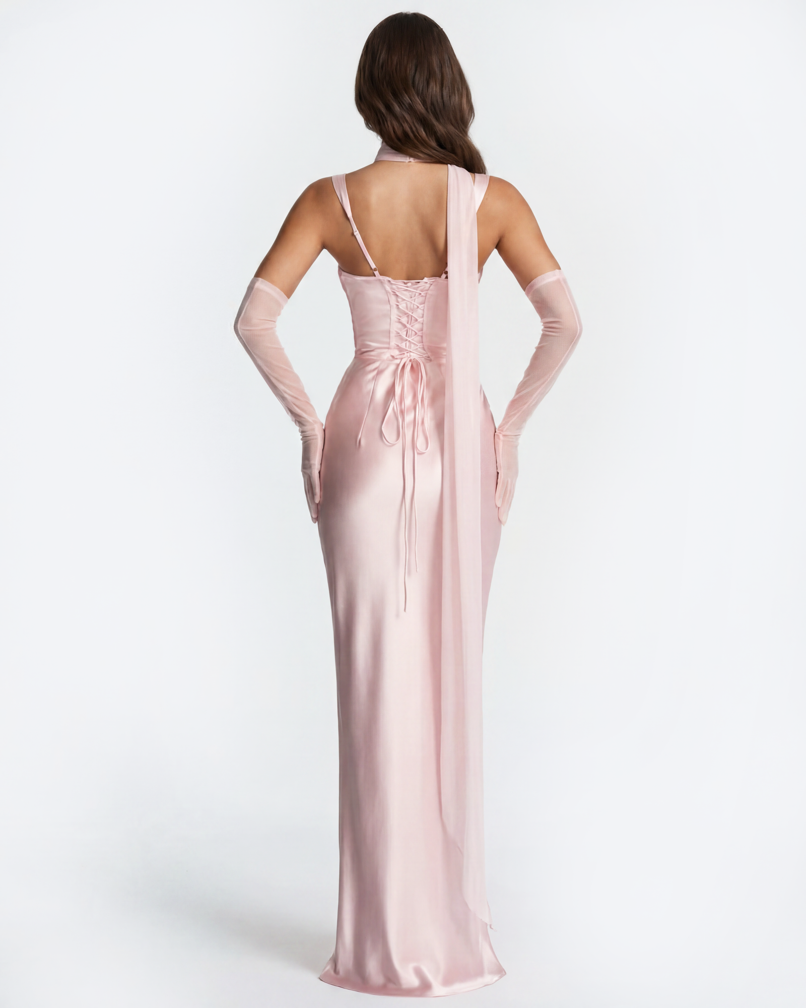 Vestido largo satinado con escote cuadrado