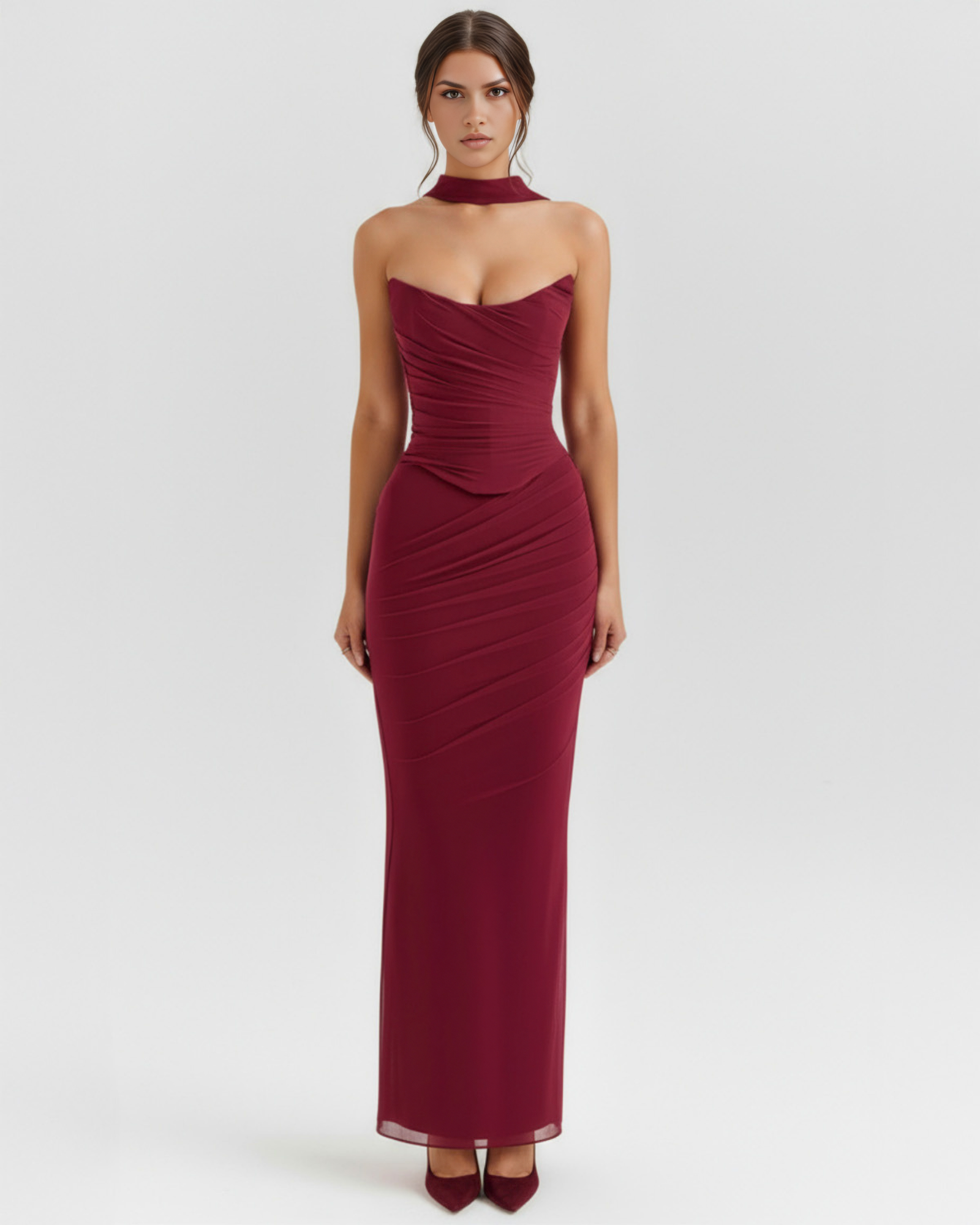 Vestido largo ajustado con choker