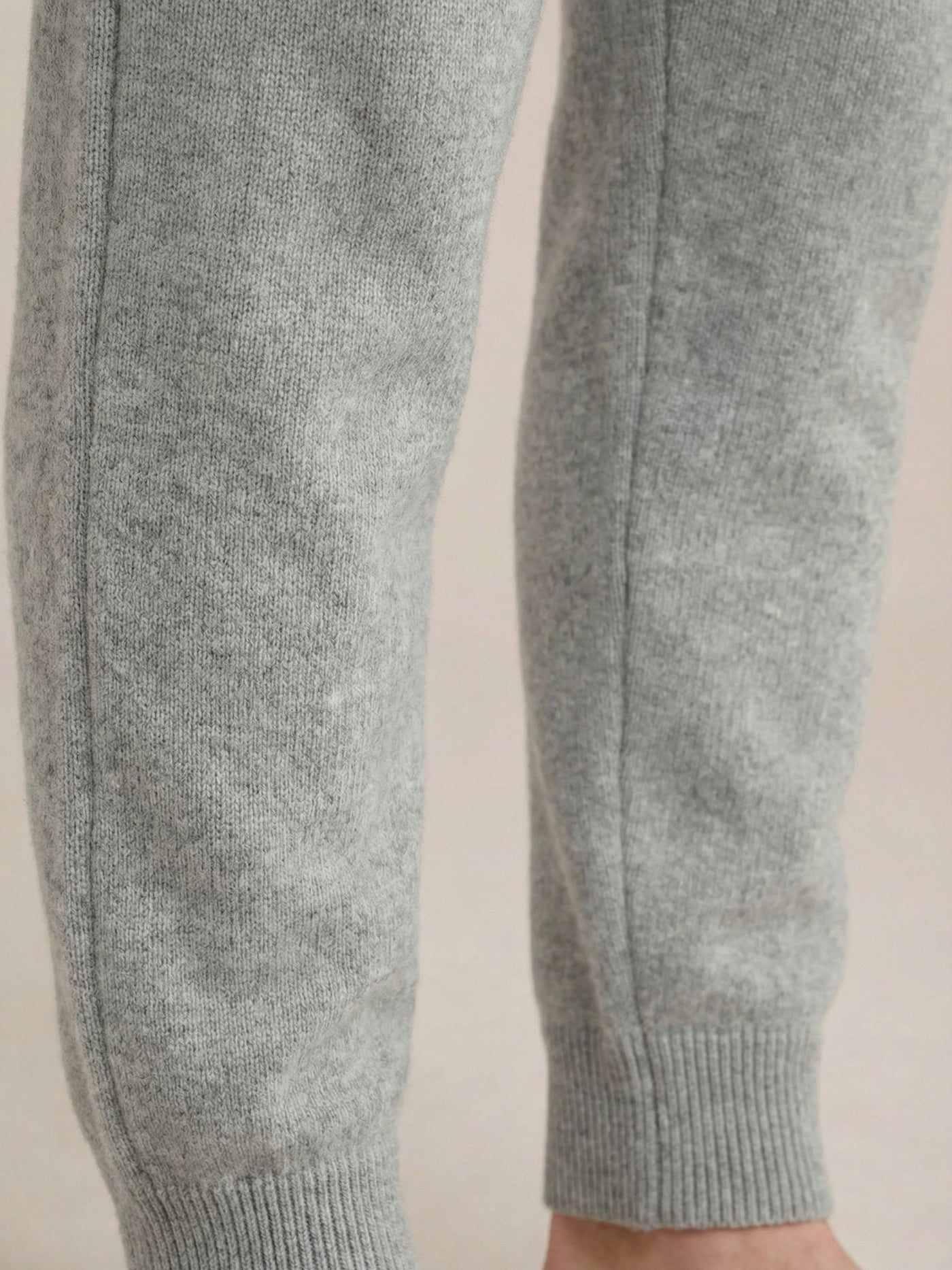 Conjunto de Firma Gris Claro con Capucha