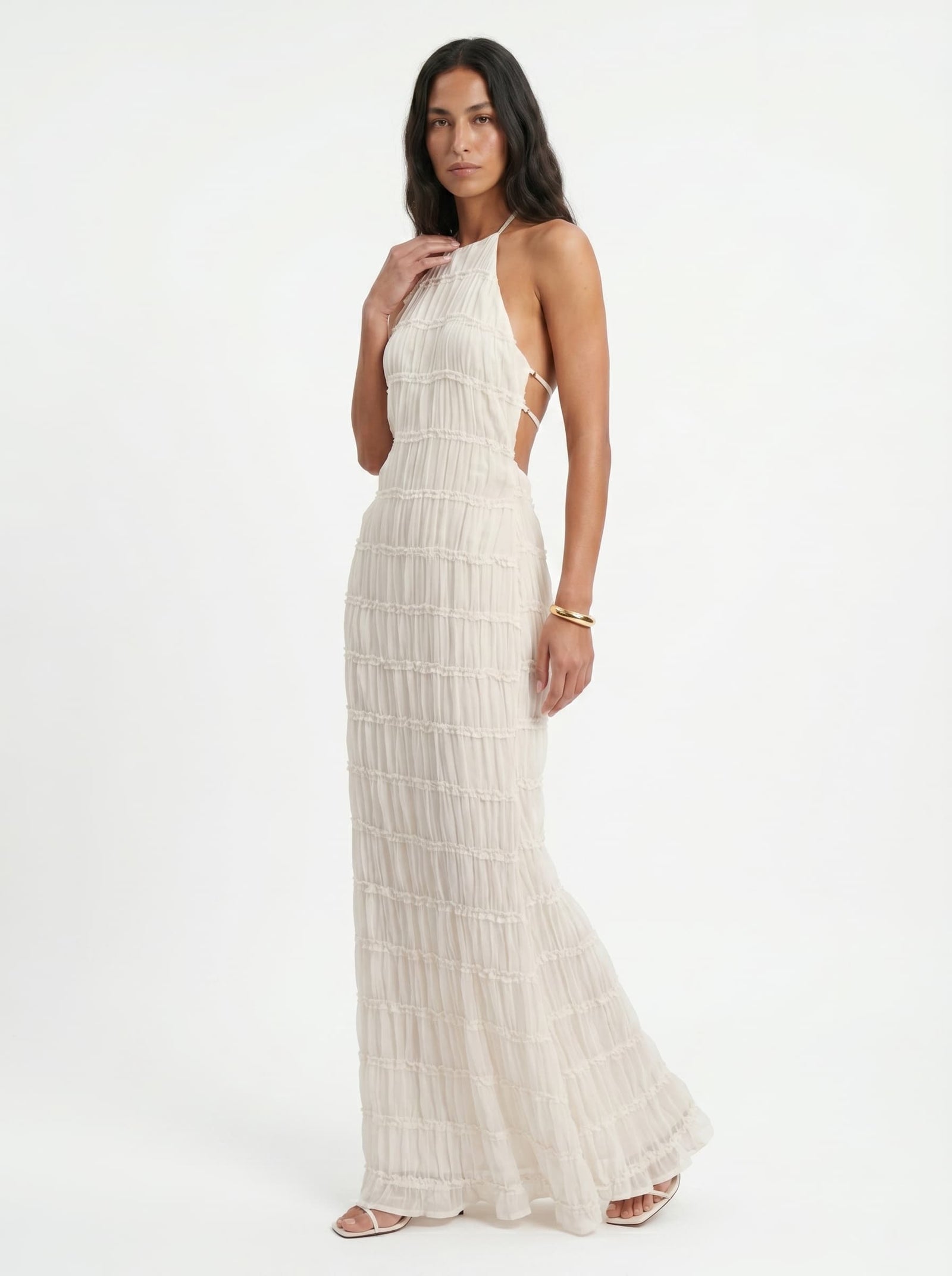 Vestido largo halter con textura plisada