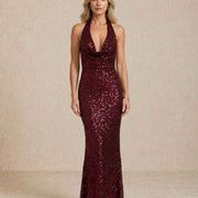Vestido largo de lentejuelas con escote halter