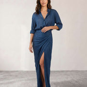 Vestido camisero plisado con abertura