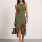 Vestido verde fruncido con volante