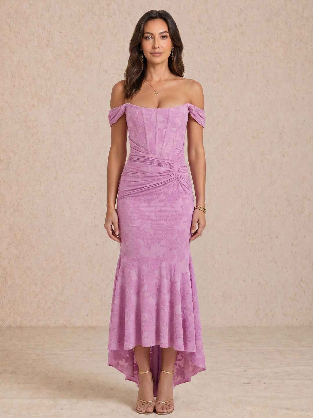 Vestido midi con drapeado y escote cuadrado