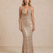 Vestido largo de lentejuelas con escote halter