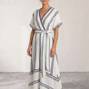 Vestido midi cruzado con cinturón