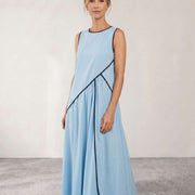 Vestido largo fluido con detalle estructurado