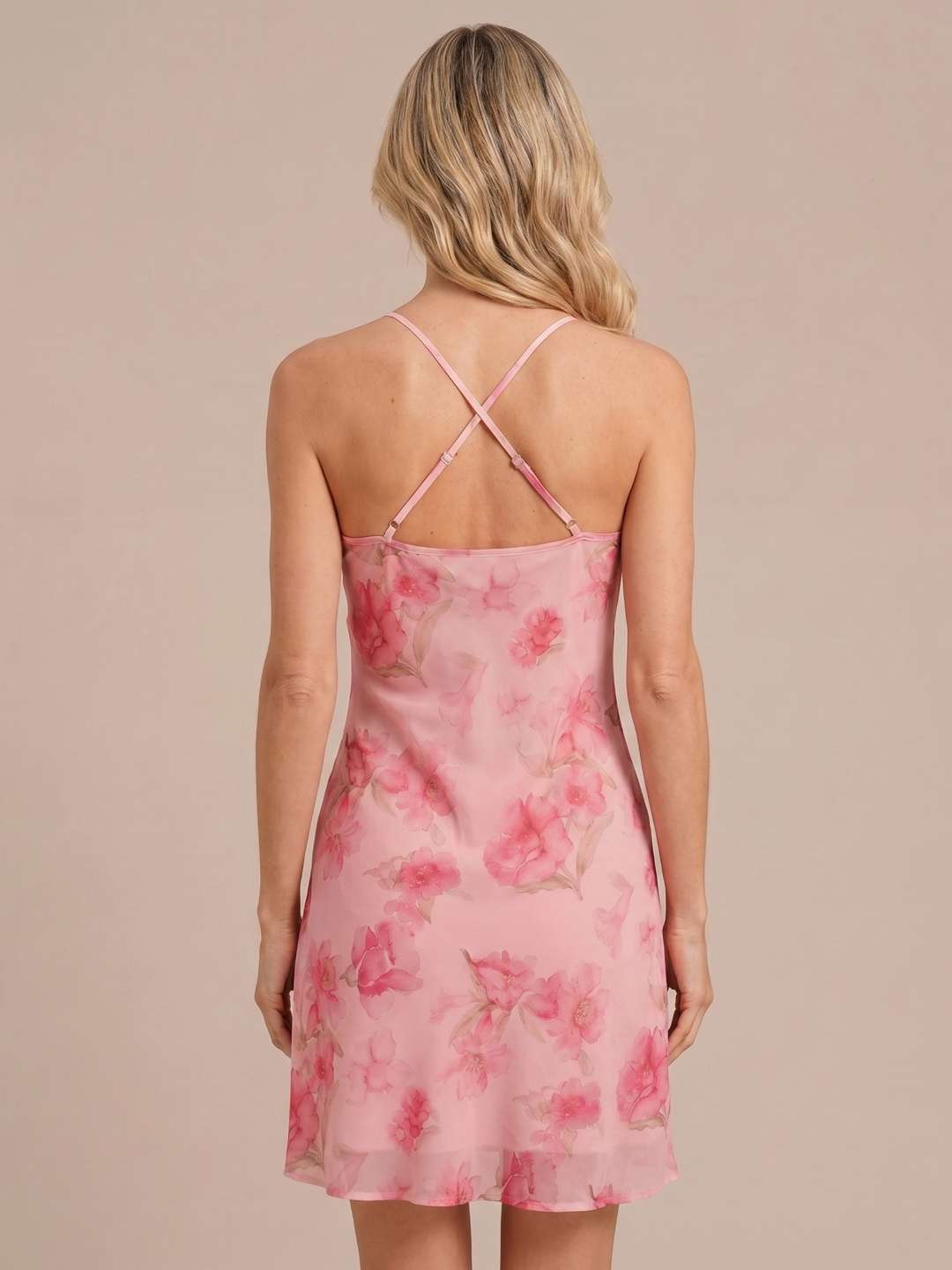 Vestido corto floral rosa fluido