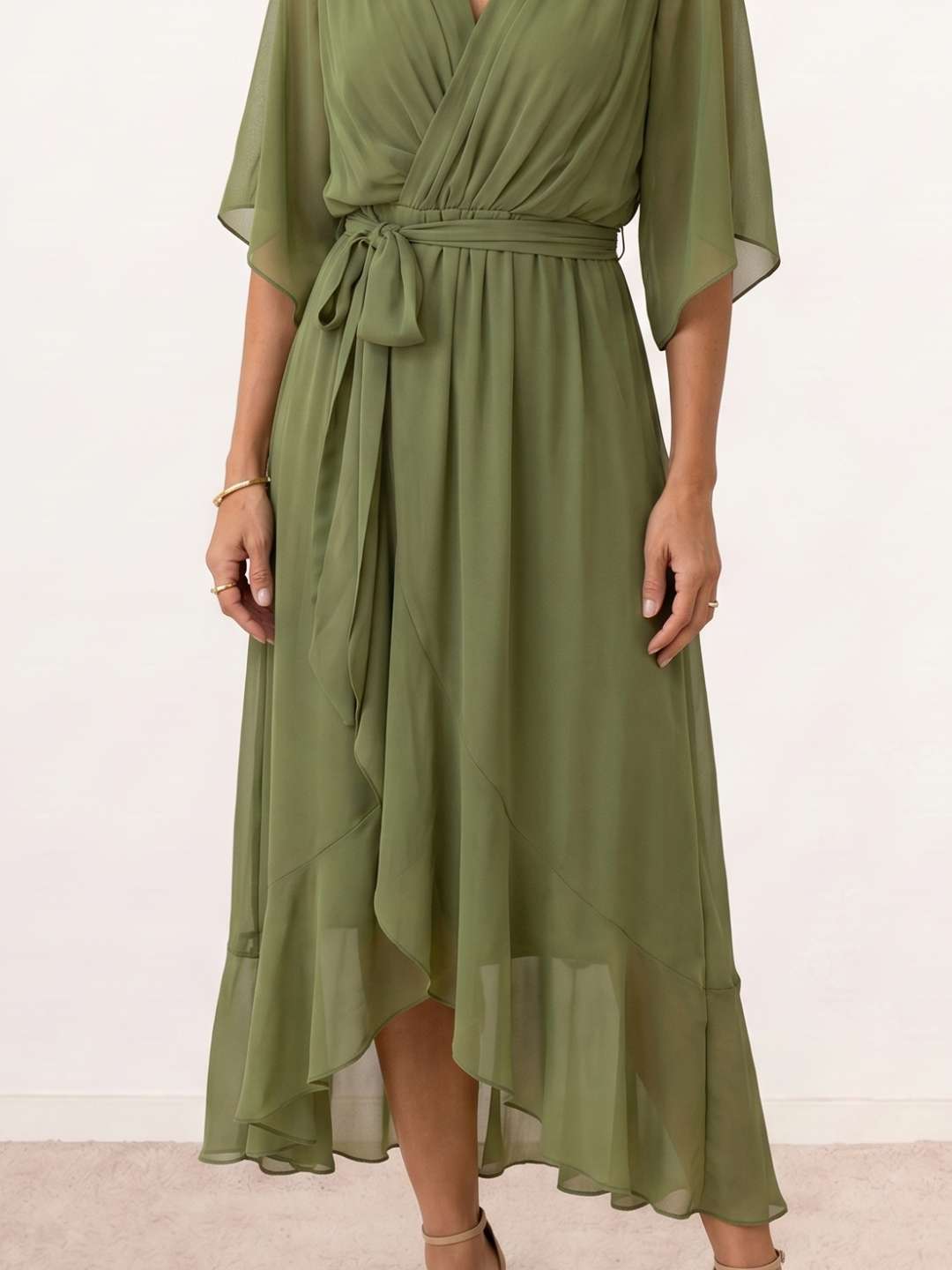 Vestido midi cruzado con cinturón