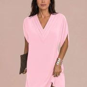Vestido corto fluido con escote pico