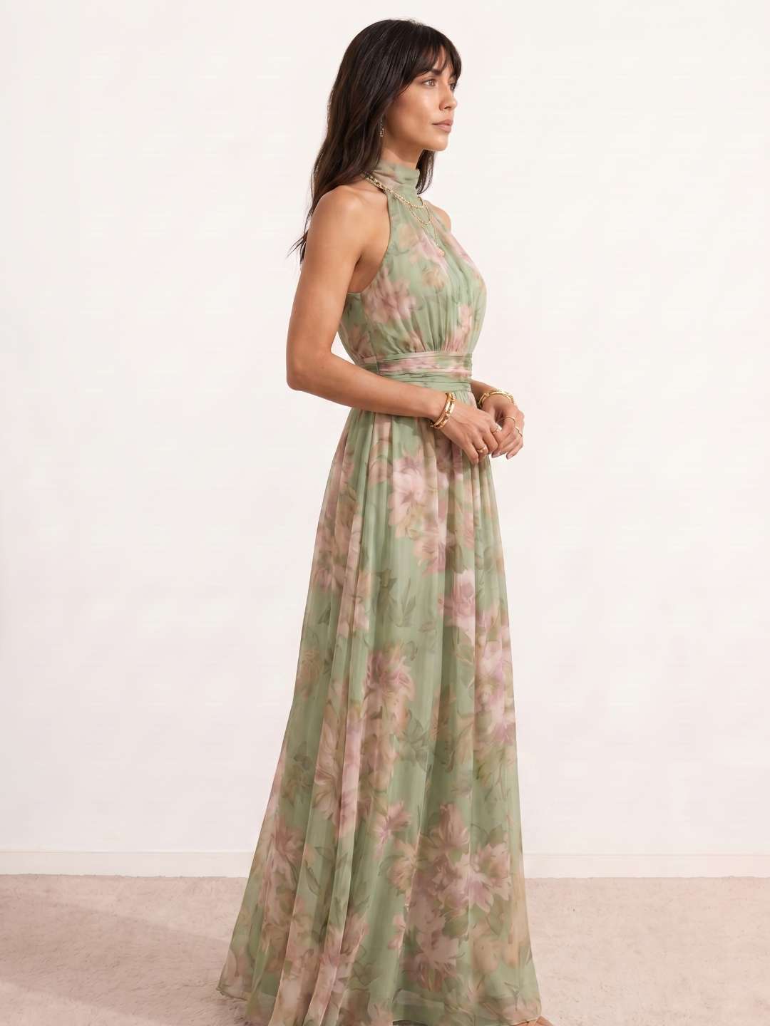 Vestido largo con cuello halter y estampado floral