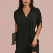 Vestido corto fluido con escote pico