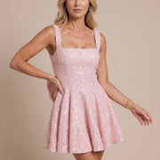 Vestido corto con brillo de corte evasé