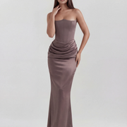 Vestido largo satinado con escote palabra de honor