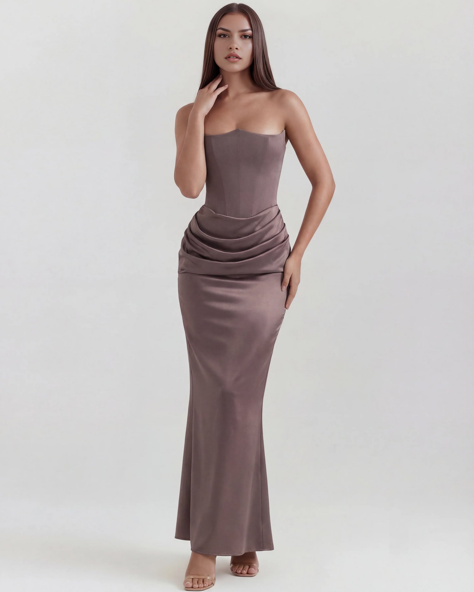 Vestido largo satinado con escote palabra de honor