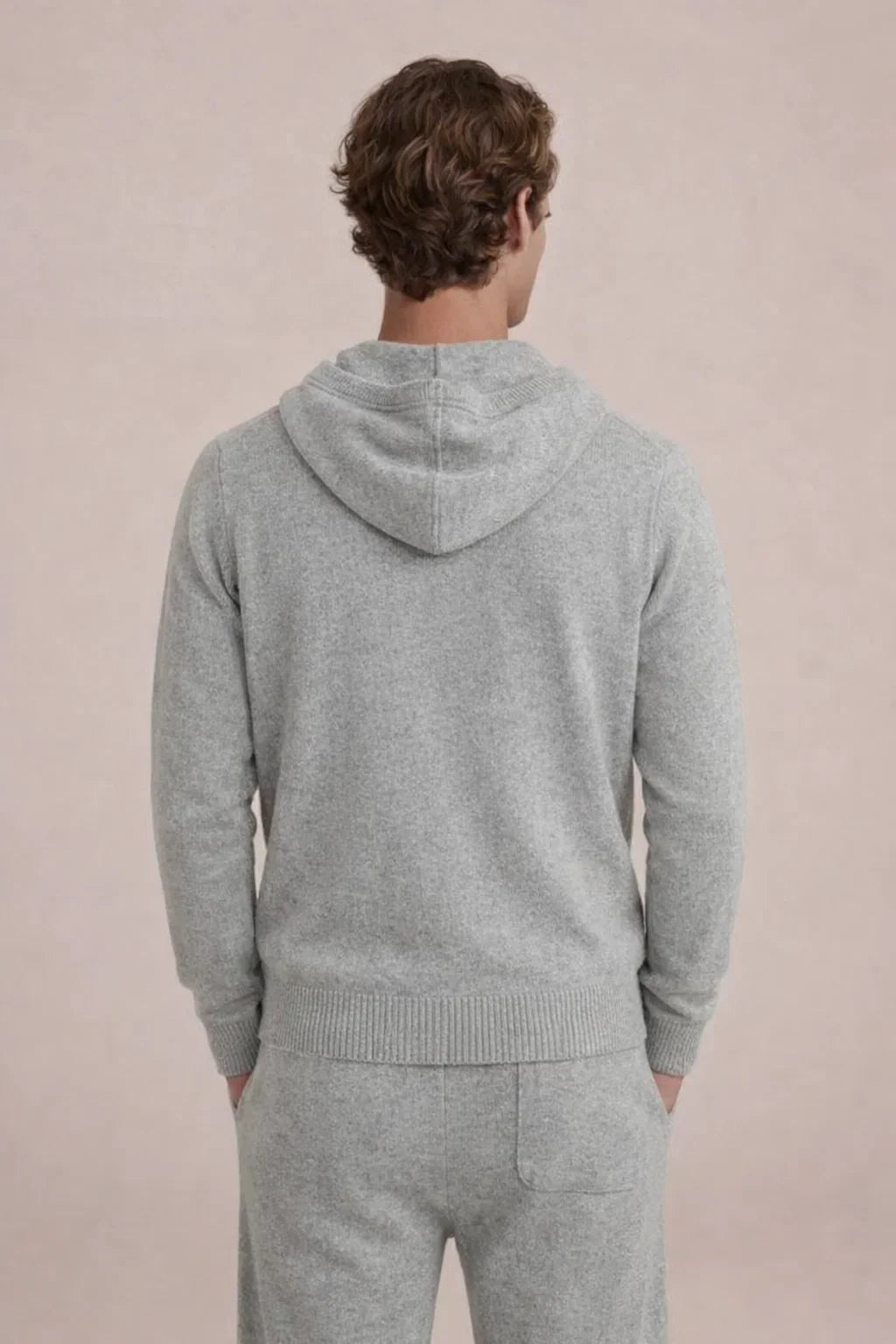 Conjunto de Firma Gris Claro con Capucha
