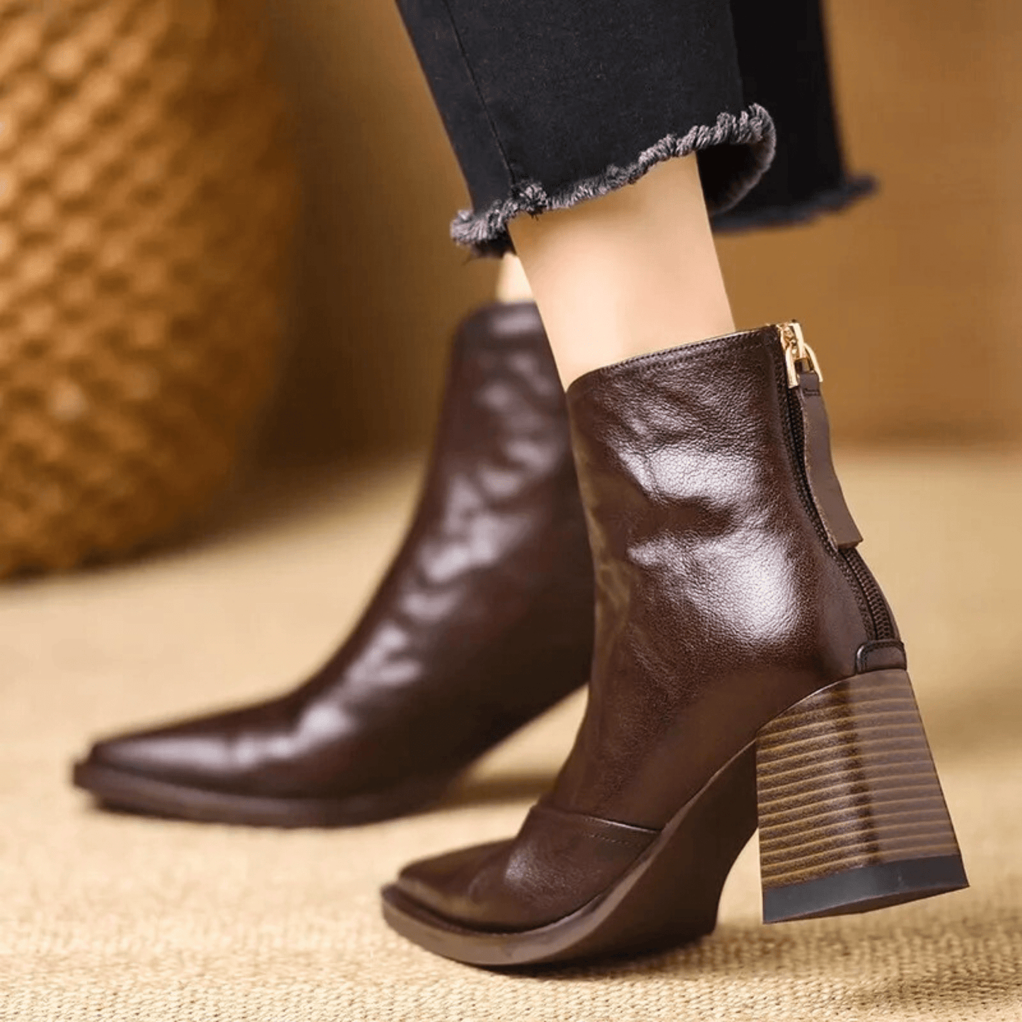 Claudia | Botines de Lujo con Tacón Medio